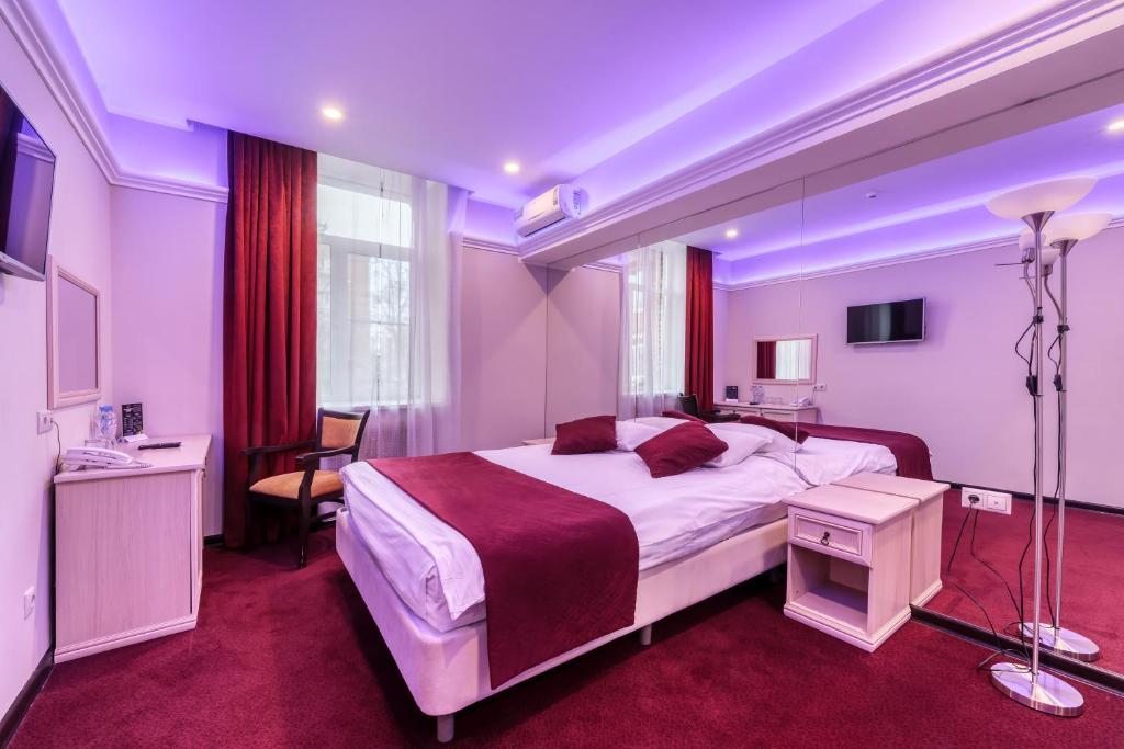 Двухместный (Улучшенный номер с кроватью размера «king-size») отеля La Gioconda, Москва