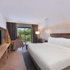 Двухместный (Улучшенный номер с кроватью размера «king-size»), DoubleTree By Hilton Antalya-Kemer