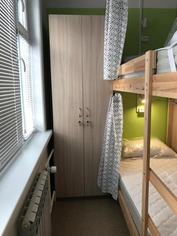 Номер (Спальное место на двухъярусной кровати в общем номере для женщин) хостела Овсянка, Южно-Сахалинск