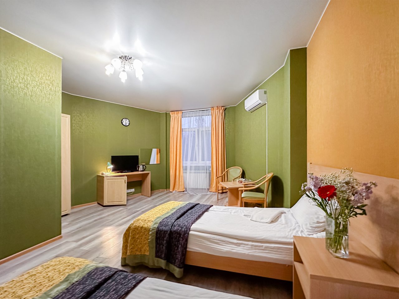 Двухместный (Комфорт с двумя раздельными кроватями) гостиницы Дом ученых Железнодорожный
