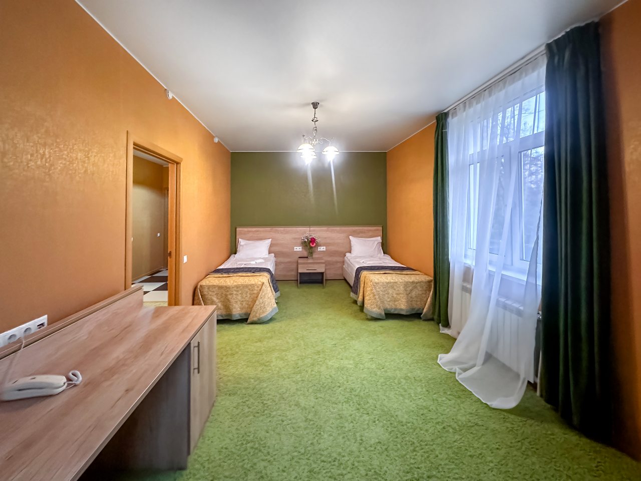 Двухместный (Семейный 2х комнатный с двумя раздельными кроватями) гостиницы Дом ученых Железнодорожный
