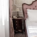 Делюкс, Отель Екатерина