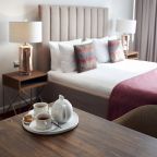 Доставка еды и напитков в номер, Отель Lahta Plaza