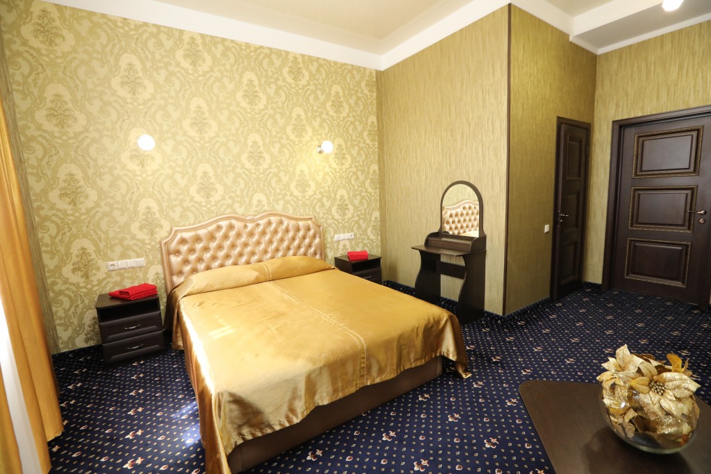 Полулюкс (№20) гостиницы Royal, Симферополь