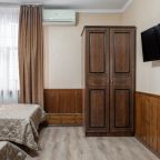 Трехместный (Бюджетный номер с ванной на этаже), Отель Марэ