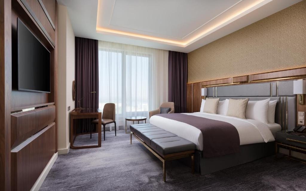 Двухместный (Улучшенный номер с кроватью размера «king-size») отеля Lotte Hotel Samara, Самара