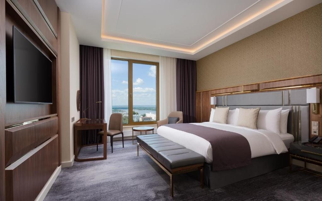 Двухместный (Номер Делюкс с кроватью размера «king-size») отеля Lotte Hotel Samara, Самара