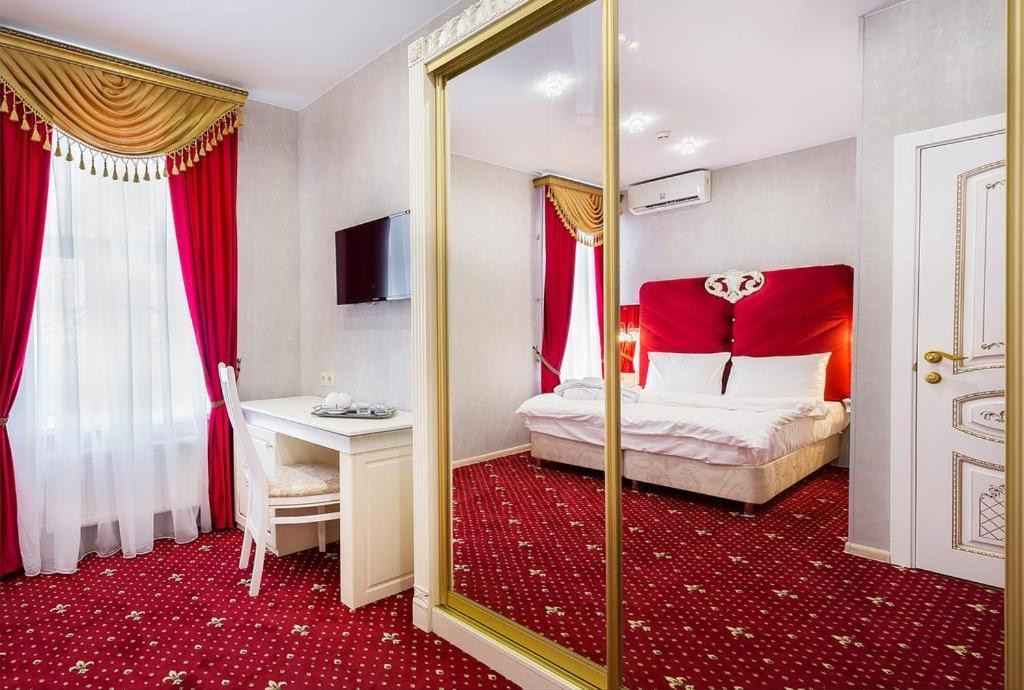Двухместный (Улучшенный, С 1 кроватью) отеля Сан-Ремо, Москва