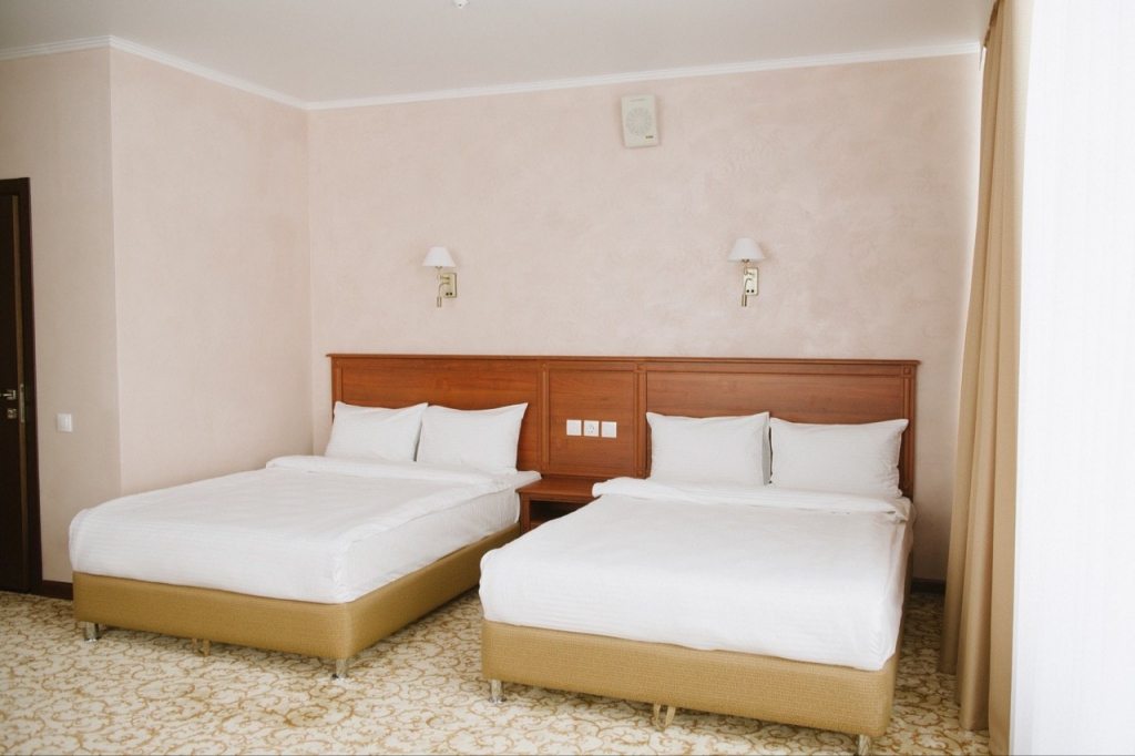 Двухместный (Полулюкс с 2 раздельными кроватями) отеля Ural Tau R, Нефтекамск