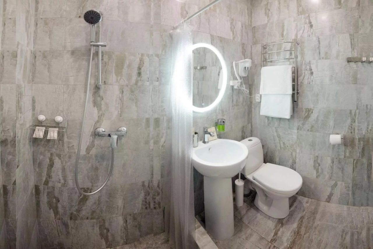 Двухместный (Стандарт с одной 2хспальной кроватью и диваном), Samsonov Hotels