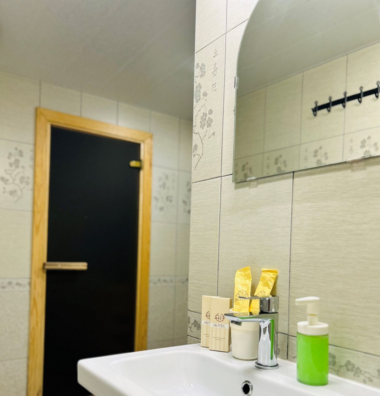 Трёхместный и более, Samsonov Hotels