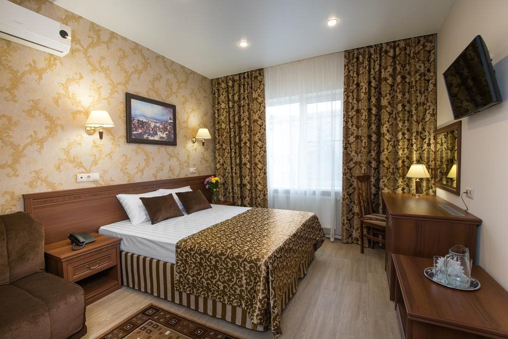 Двухместный (Комфорт с 1 большой двуспальной или 2 односпальными кроватями) отеля Суворов, Краснодар