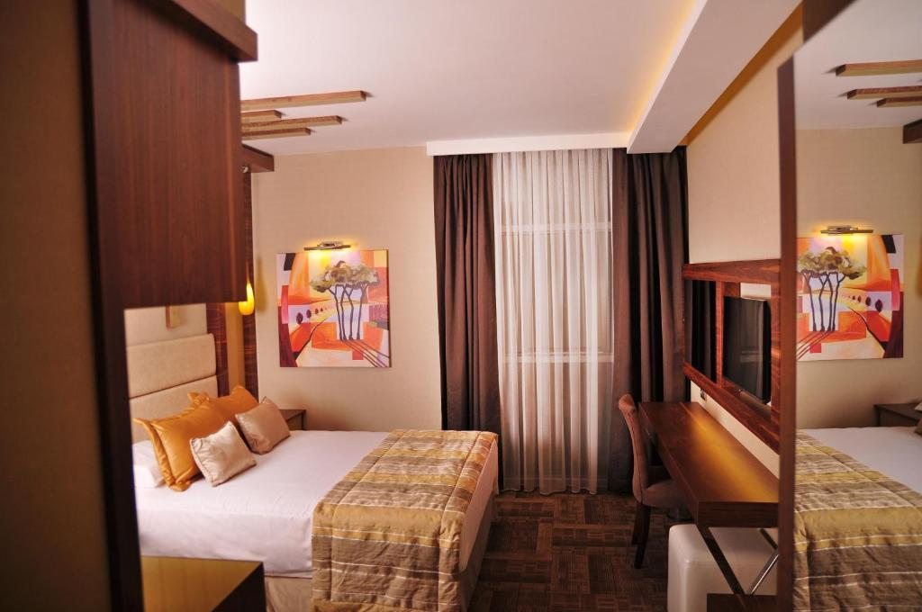 Двухместный (Стандартный двухместный номер с 1 кроватью) отеля Avin Hotel, Измир