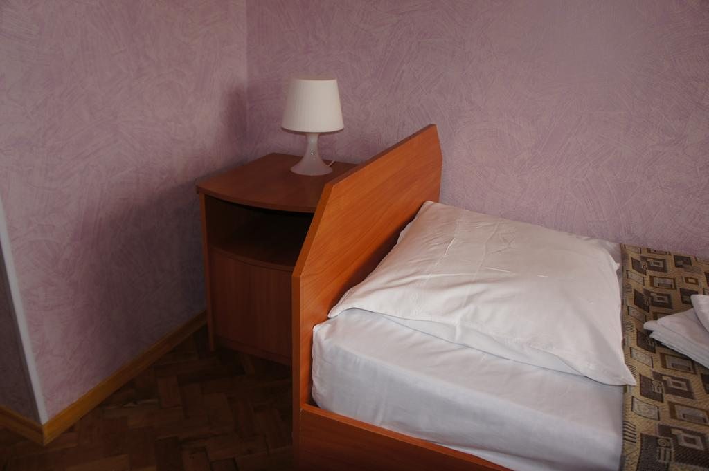 Двухместный (Двухместный номер эконом-класса с 2 отдельными кроватями) эконом-отеля Рамин, Москва