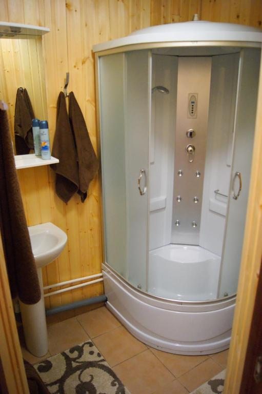 Трехместный (Трехместный номер с ванной комнатой) курортного отеля Горное Озеро, Артыбаш