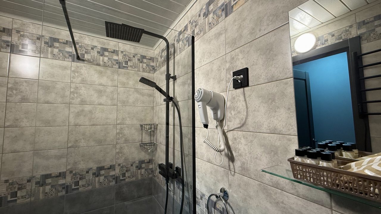 Семейный (Двухкомнатный семейный номер 