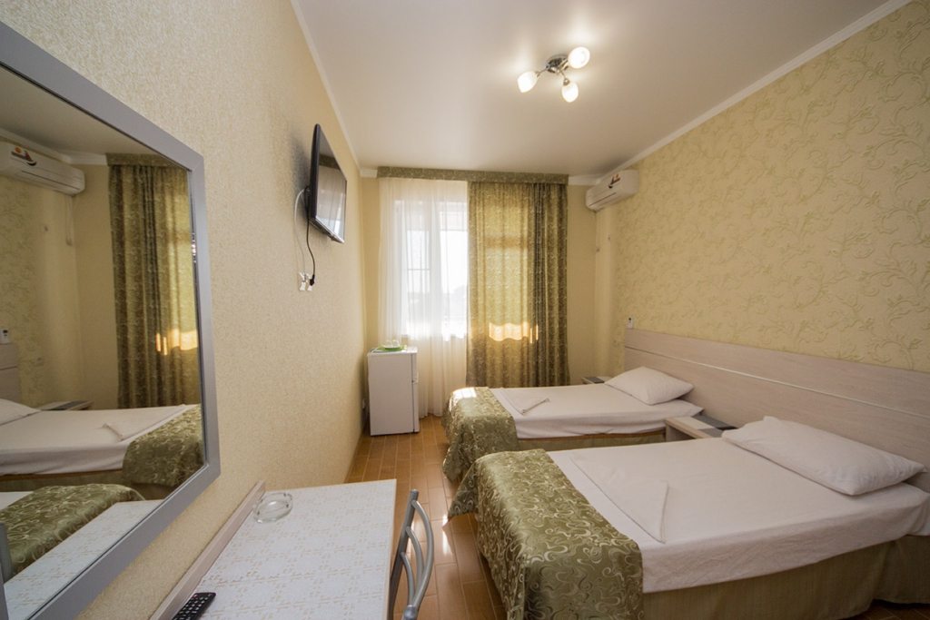 Двухместный (Стандарт с террасой) гостиницы МагДом, Витязево