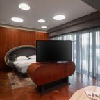 Люкс (Сьют с видом на озеро), Загородный отель Riviera Wellness Resort