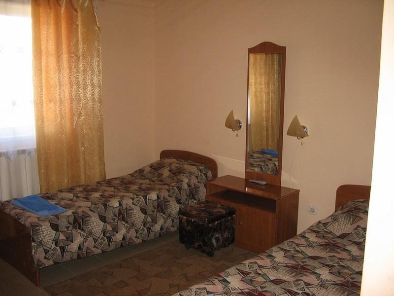 Двухместный (Номер с 1 двуспальной кроватью или 2 односпальными кроватями и ванной комнатой) отеля Бриз, Сенной