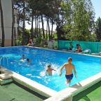 Открытый бассейн (работает по сезонам), Отель Черноморский