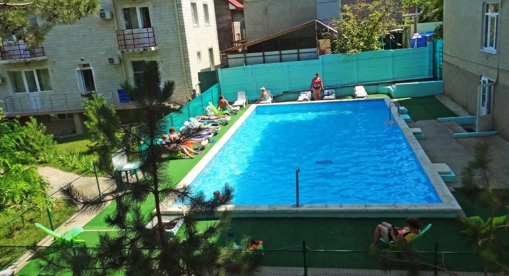 Открытый бассейн (работает по сезонам), Отель Черноморский