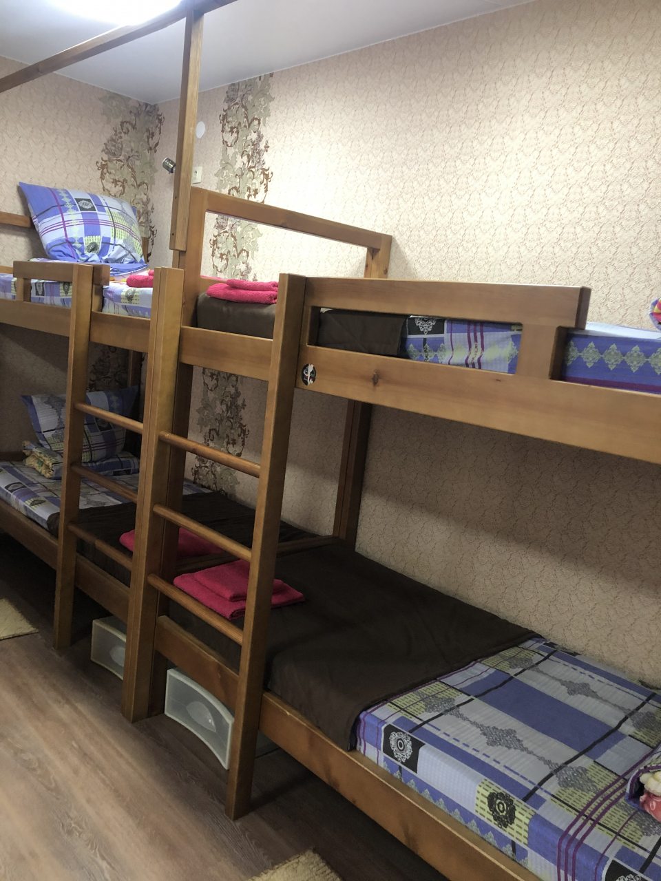 Широкие кровати