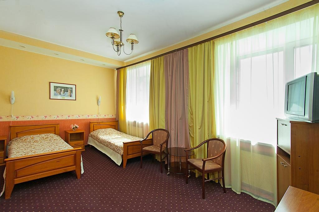 Двухместный (Улучшенный двухместный номер с 1 кроватью или 2 отдельными кроватями) гостиницы Термы Тенториум, Пермь