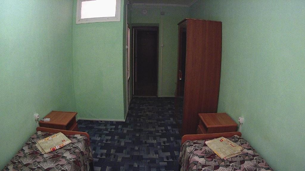 Двухместный (С 2 отдельными кроватями и ванной комнатой) базы отдыха Горизонт, Широкая Балка