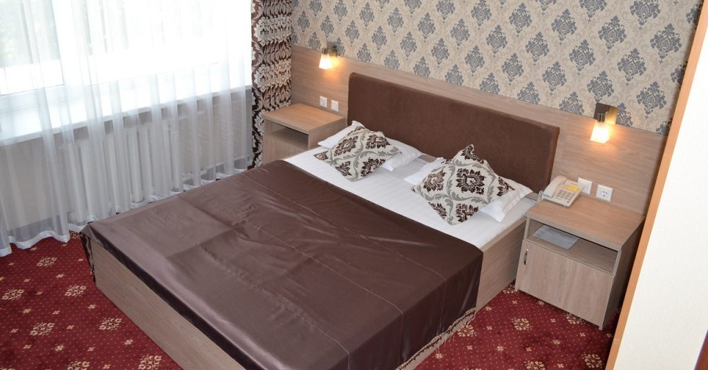Полулюкс (С одной кроватью) гостиницы Renion Zyliha Hotel, Алматы