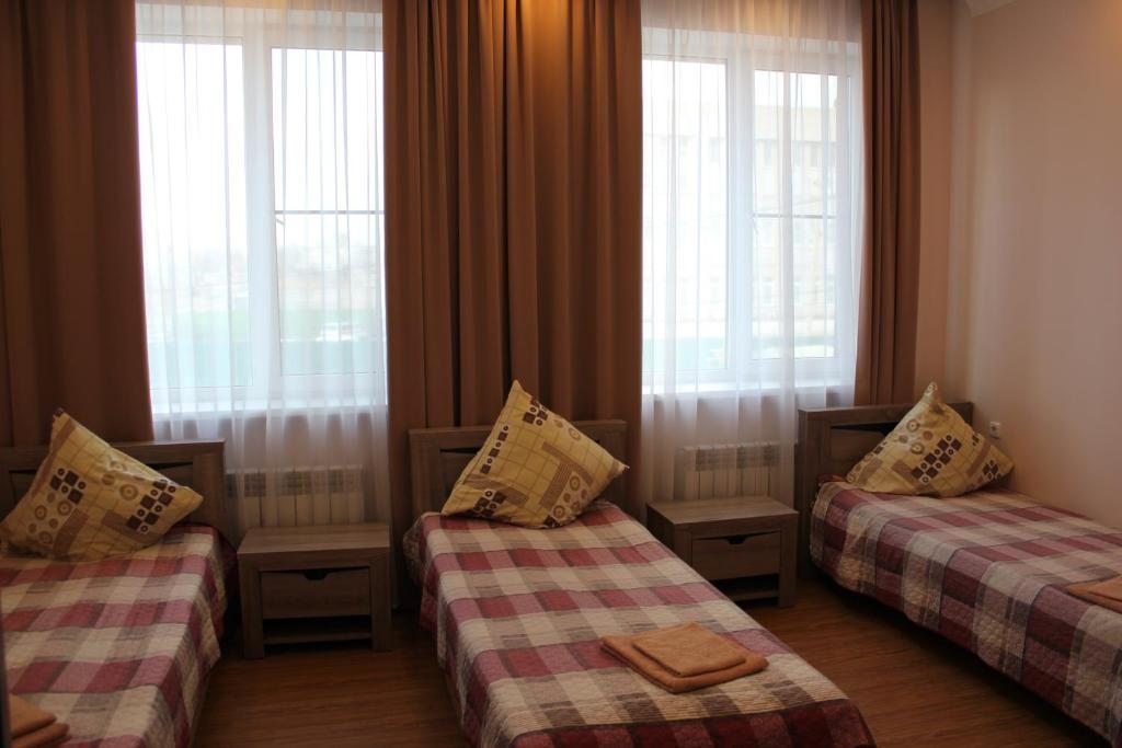 Трехместный (Стандарт трехместный) гостиницы Вояж, Астрахань