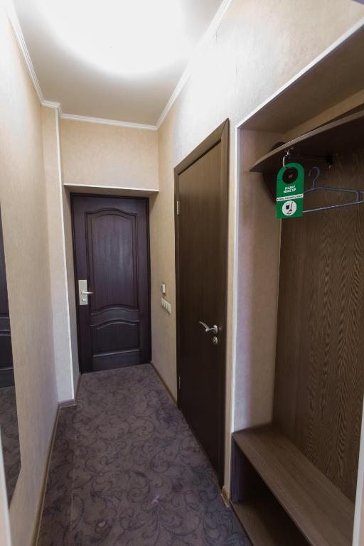 Одноместный (Одноместный номер с душем) отеля Лесная на Холмогорской, Ноябрьск