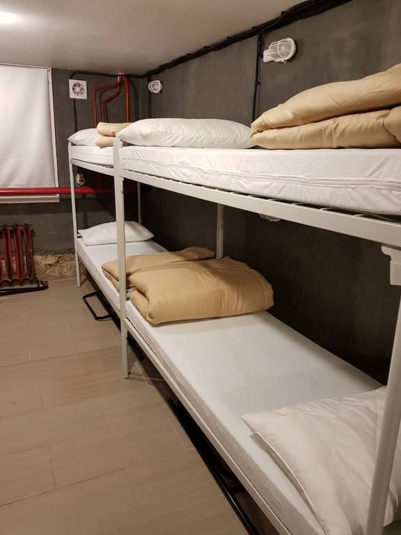 Номер (Кровать в общем четырехместном номере для мужчин и женщин) хостела Bunker, Пермь