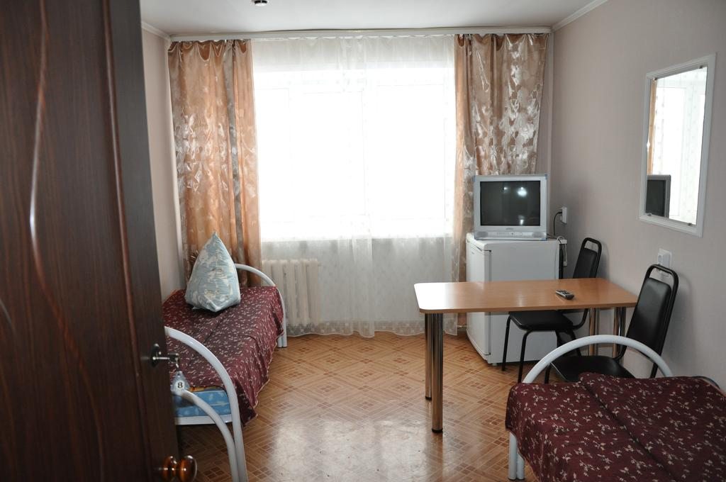 Двухместный (Двухместный номер с 2 отдельными кроватями) хостела Общежитие Академия, Новосибирск