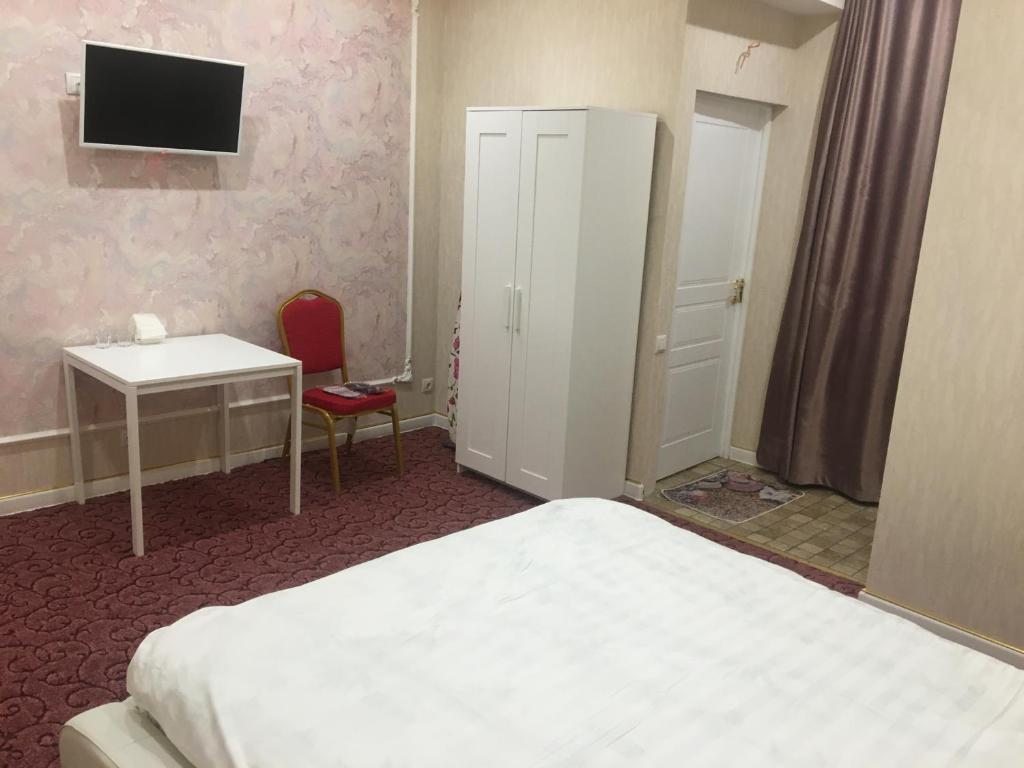 Двухместный (Большой двухместный номер с 1 кроватью) отеля На Петергофском шоссе 3, Санкт-Петербург