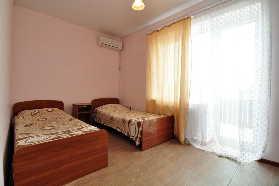 Двухместный (Двухместный номер с 2 отдельными кроватями и собственной ванной комнатой) гостевого дома Маленькая Греция, Витязево