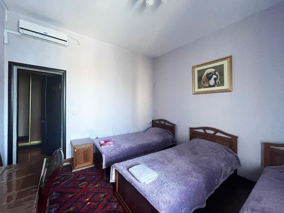 Трёхместный и более (Трехместный Стандарт) гостиницы Arbat, Дербент