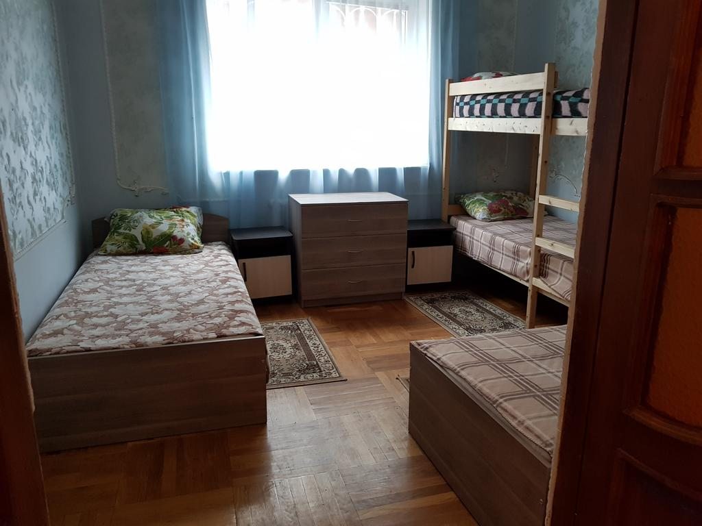 Номер (Односпальная кровать в  женском общем номере) хостела Ассорти 2 Линия, Краснодар