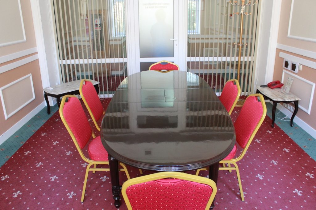Комната переговоров. Симферополь Гранд-Отель