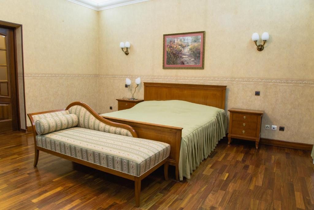 Люкс (С гидромассажной ванной) гостиницы Черный Лис, Сургут