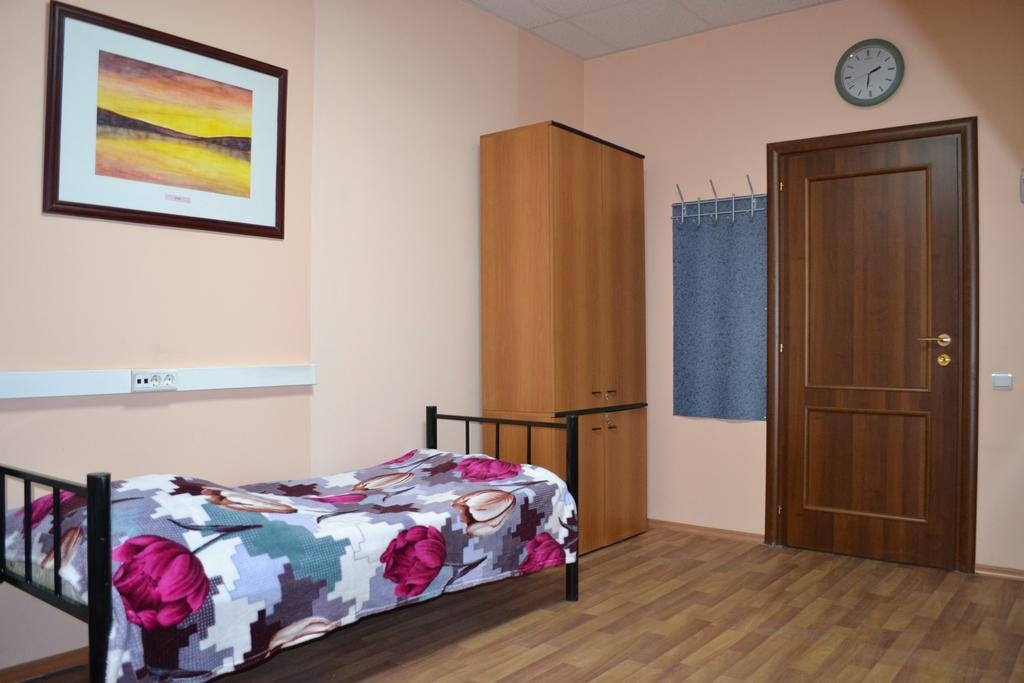 Пятиместный Мужской (Односпальная кровать в мужском общем номере) хостела Краб, Мурманск