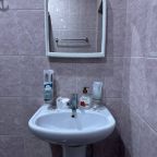 зубные щетки, шампунь, ватный диск, ушные палочки, полотенцы