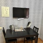 Стол и стуля в номере