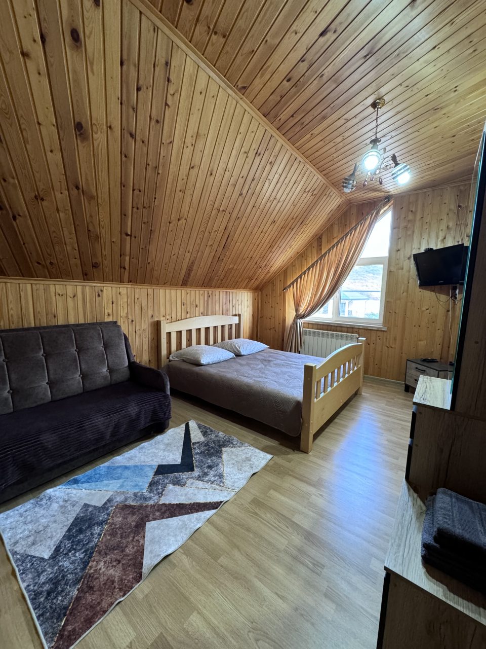 Семейный (Номер с двумя спальнями и видом на горы), Гостевой дом У реки