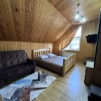 Семейный (Номер с двумя спальнями и видом на горы), Гостевой дом У реки