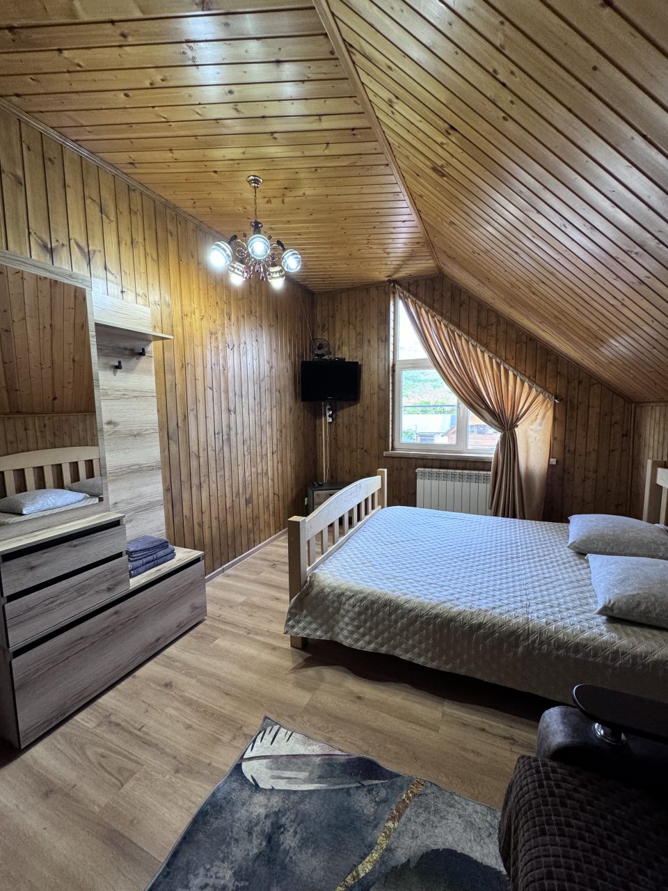 Семейный (Номер с двумя спальнями и видом на горы), Гостевой дом У реки