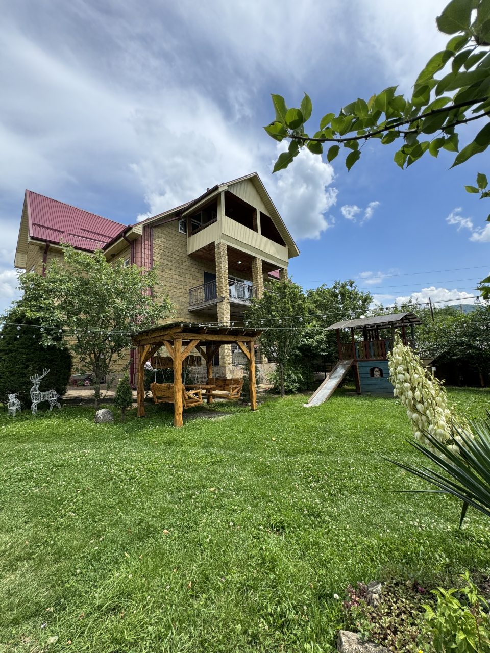 Семейный (Номер с двумя спальнями и видом на горы), Гостевой дом У реки