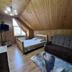 Семейный (Номер с двумя спальнями и видом на горы), Гостевой дом У реки