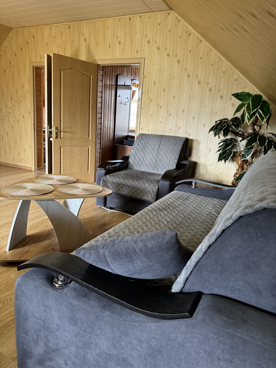 Семейный (Номер с двумя спальнями и видом на горы), Гостевой дом У реки