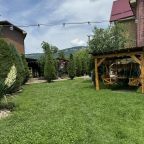 Семейный (Номер с двумя спальнями и видом на горы), Гостевой дом У реки