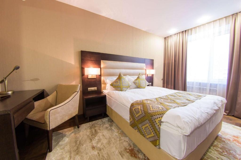 Двухместный (Номер Mini с кроватью размера «queen-size» — Для некурящих) отеля Best Western Plus Astana, Астана
